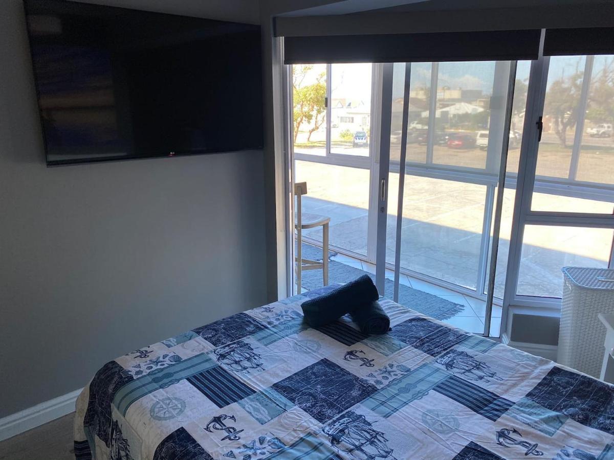 Modern Apartment Walking Distance To Main Beach Restaurants And Other Amenities Jeffreys Bay Luaran gambar