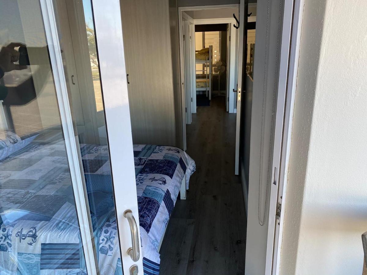 Modern Apartment Walking Distance To Main Beach Restaurants And Other Amenities Jeffreys Bay Luaran gambar