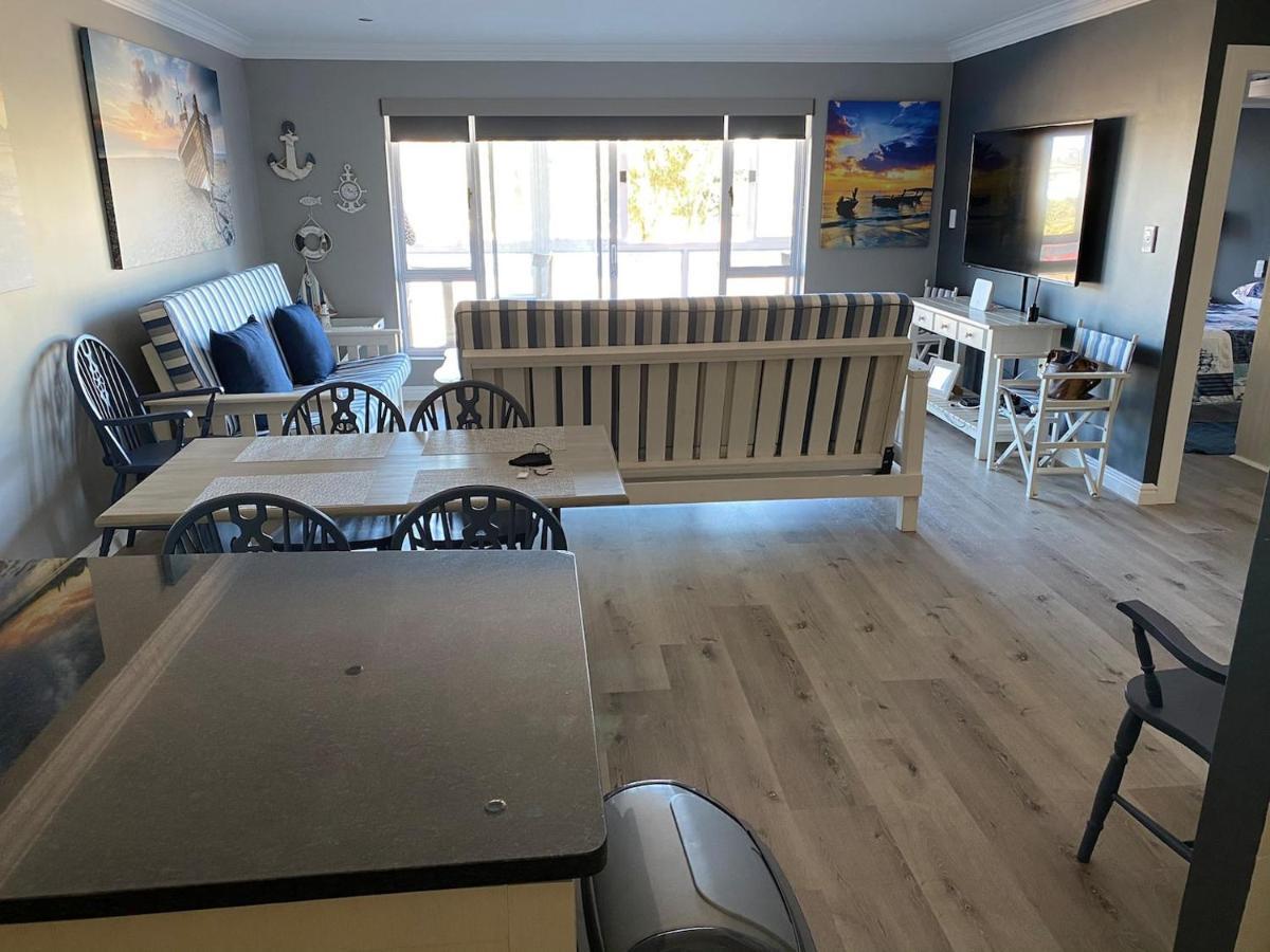 Modern Apartment Walking Distance To Main Beach Restaurants And Other Amenities Jeffreys Bay Luaran gambar