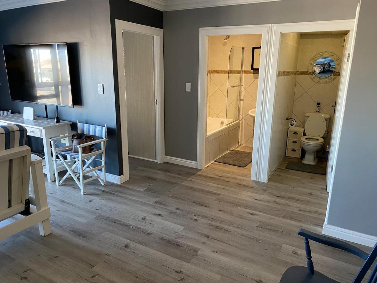 Modern Apartment Walking Distance To Main Beach Restaurants And Other Amenities Jeffreys Bay Luaran gambar
