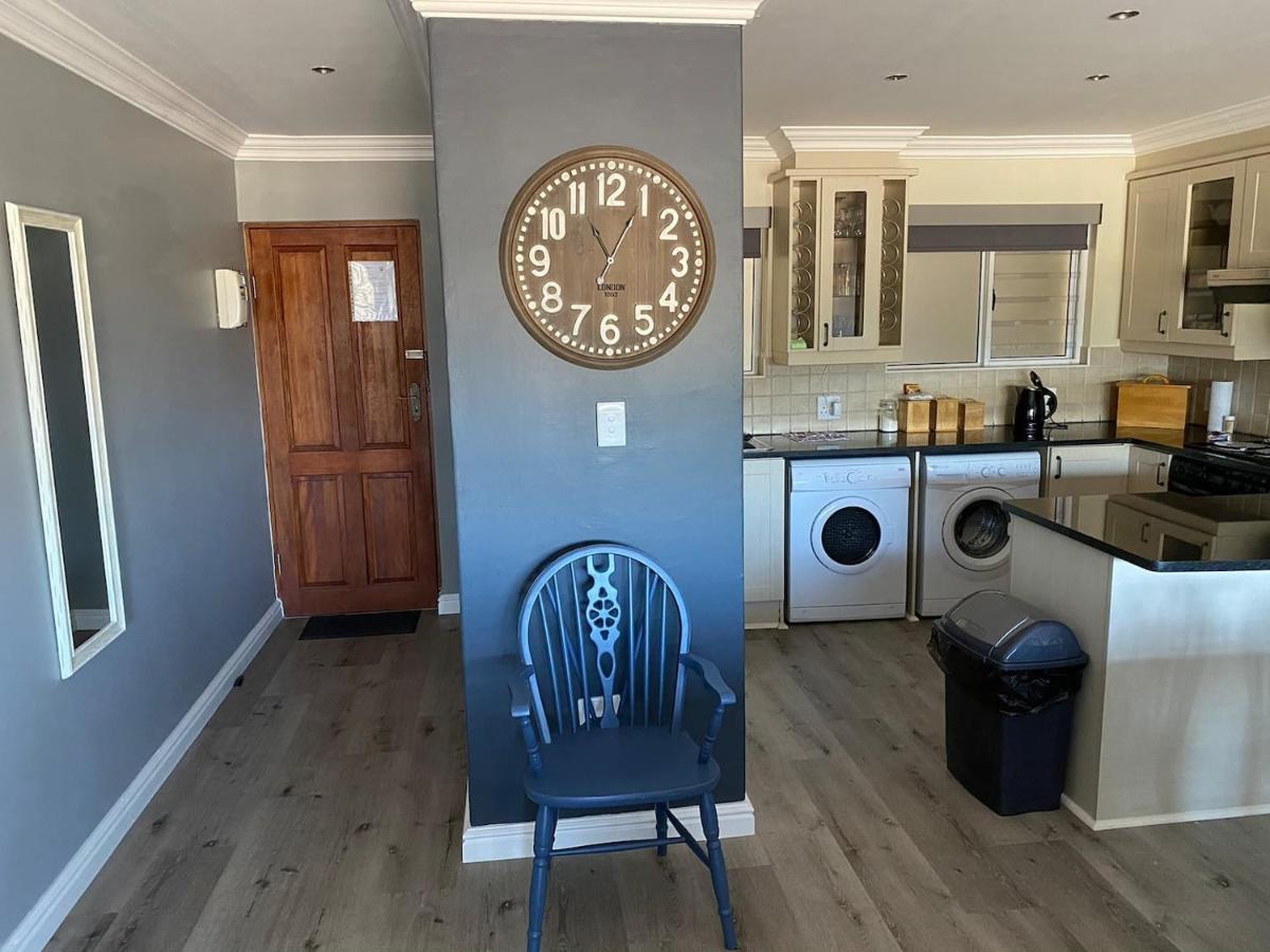 Modern Apartment Walking Distance To Main Beach Restaurants And Other Amenities Jeffreys Bay Luaran gambar