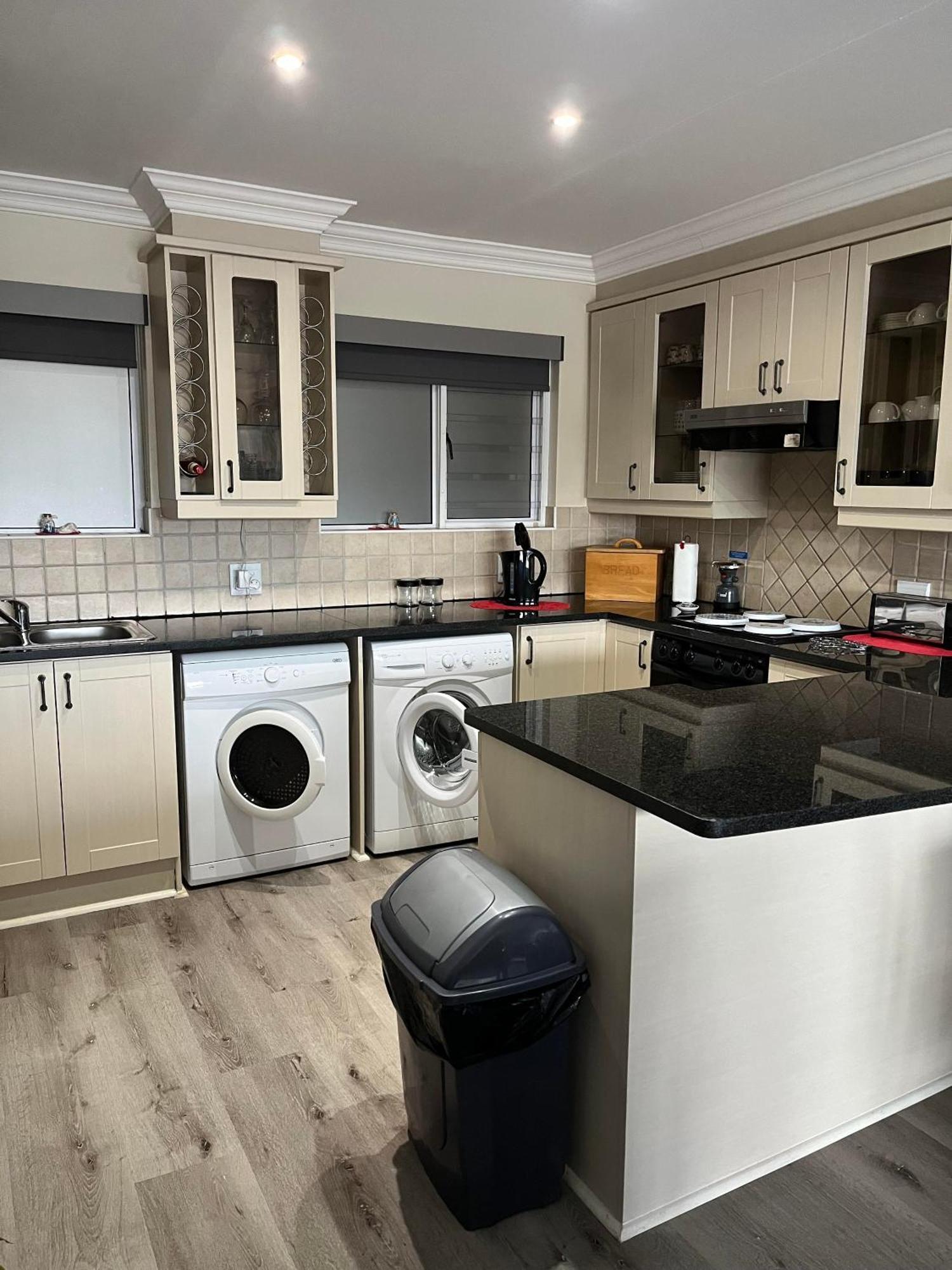 Modern Apartment Walking Distance To Main Beach Restaurants And Other Amenities Jeffreys Bay Luaran gambar