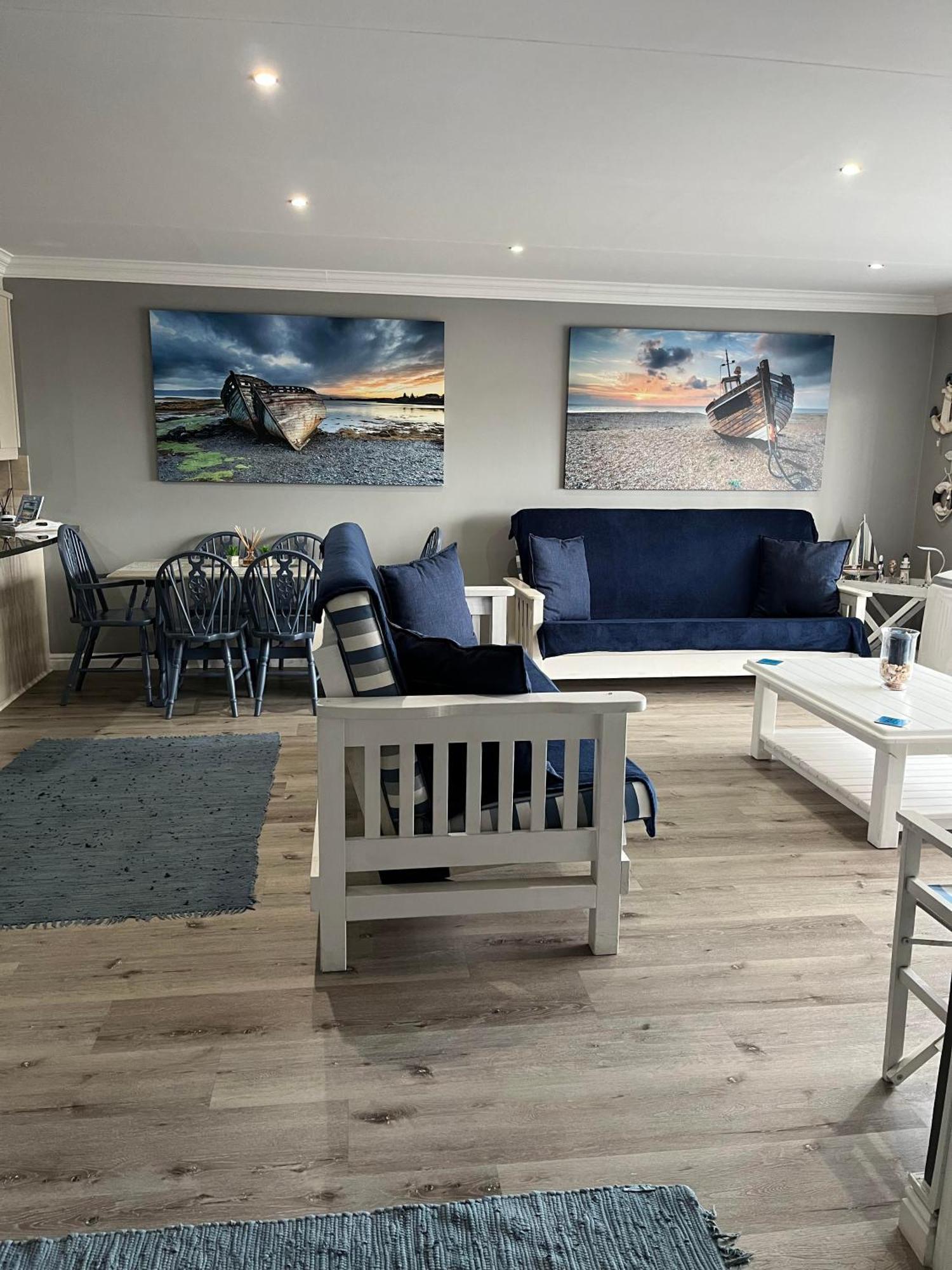 Modern Apartment Walking Distance To Main Beach Restaurants And Other Amenities Jeffreys Bay Luaran gambar